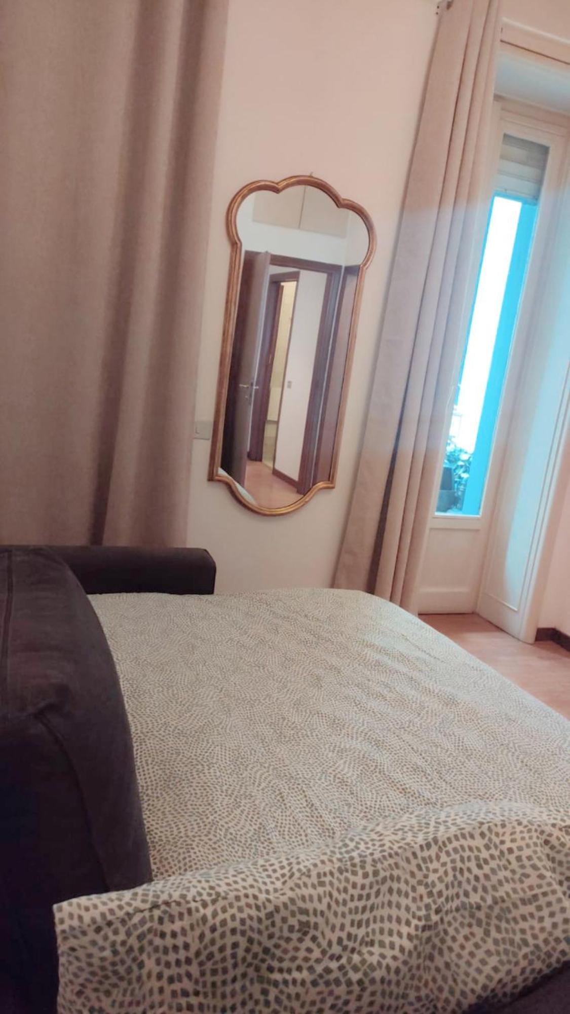 3 Minutes On Foot From Duomo! Big Apartament With 3 Bedrooms And Balcony Apartment Mailand